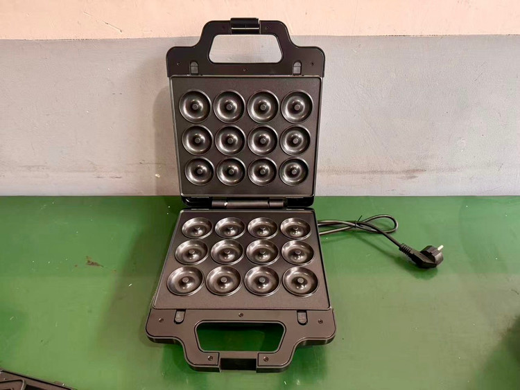 ساندویچ ساز 4 کاره یونیک- قدرت 3000W وات مدل MN-2080