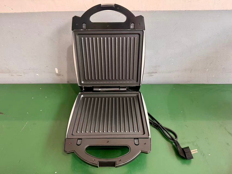 ساندویچ ساز 4 کاره یونیک- قدرت 3000W وات مدل MN-2080